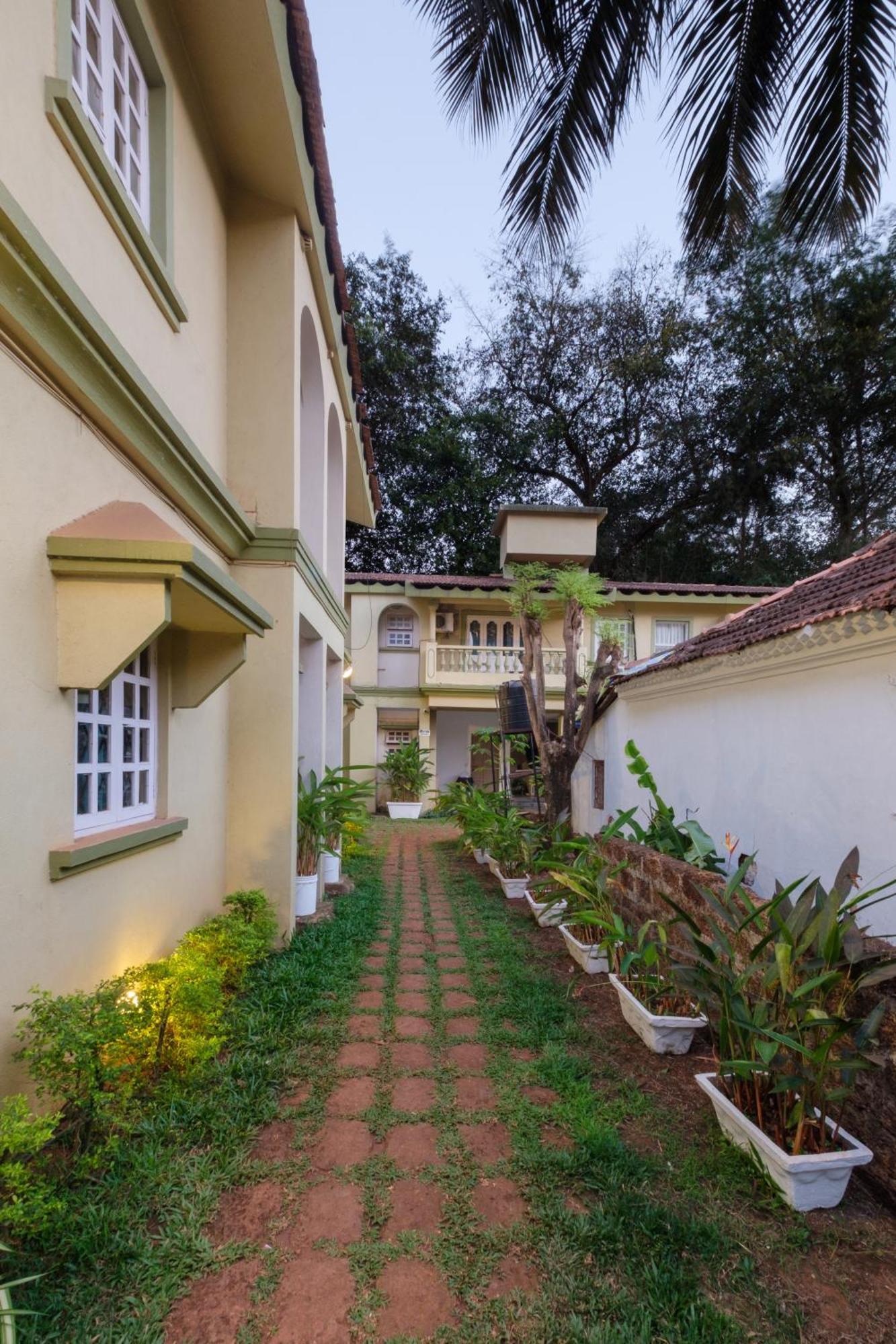 Casa Legend Economy, Calangute Goa Aparthotel Candolim Exterior photo